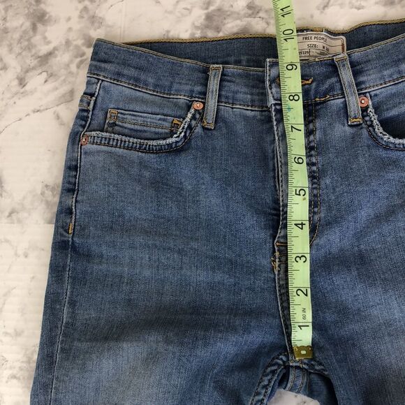 Urban Outfitters Free People High Rise Busted Knee Skinny Fit Blue Jeans - W 26 - Picture 8 of 15